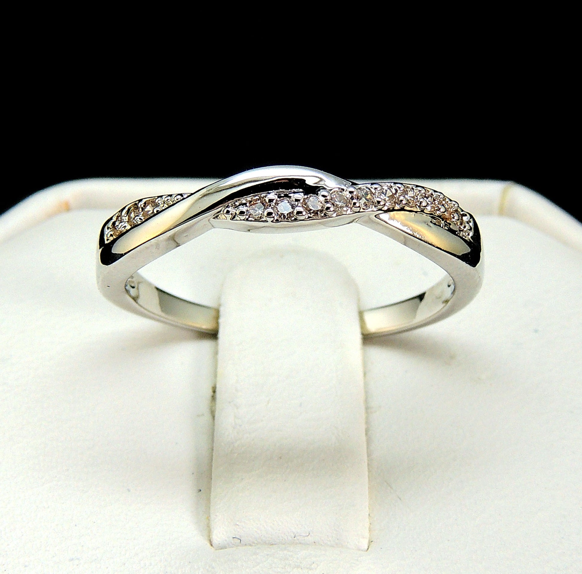 DakotaTwistedAnniversaryWeddingBandRingWomensCzGingerLyneCollection_Silver-4