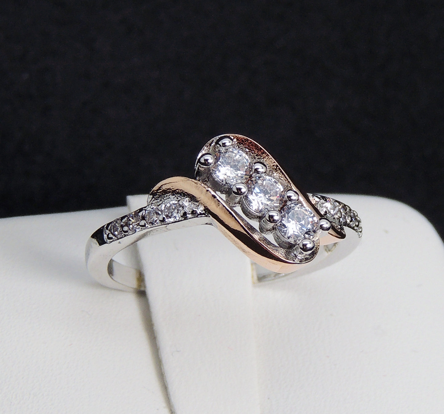 Bianca3stoneEngagementWeddingRingWomenTwo-toneGingerLyneCollection_Silver-2