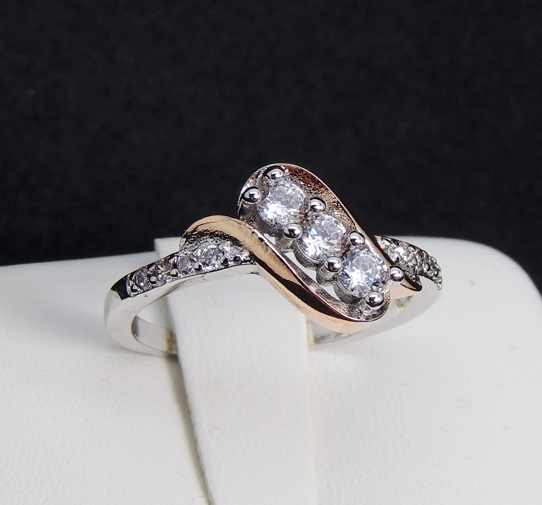 Bianca3stoneEngagementWeddingRingWomenTwo-toneGingerLyneCollection_Silver-2