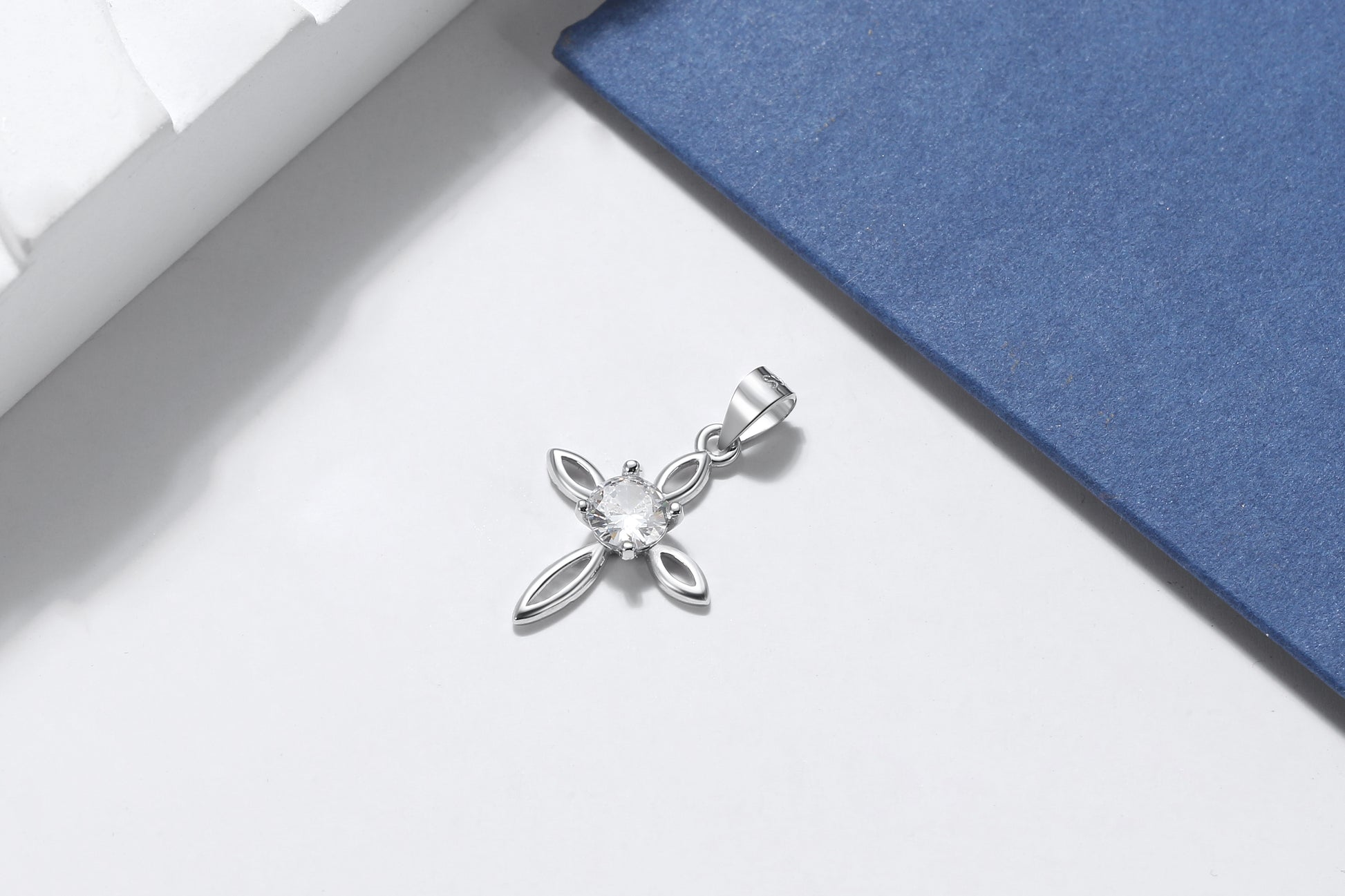 CrossNecklaceforWomenReligiousCZSterlingSilverPendantwithTwistChainbyGingerLyne_Cross2-7