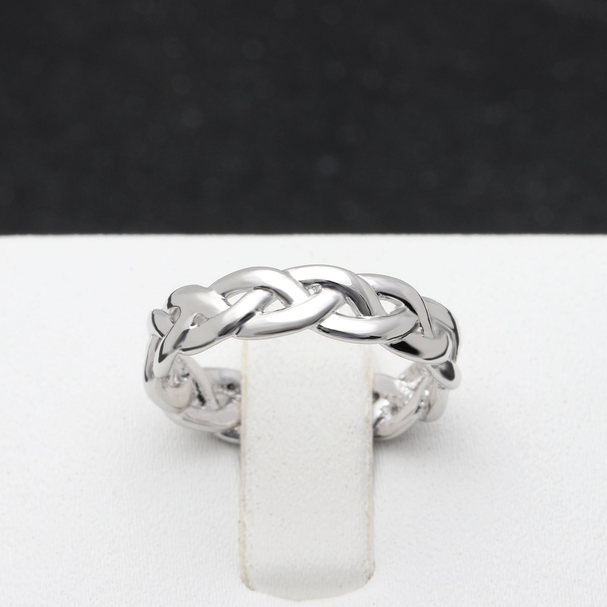 BelindaInfinityTwistAnniversaryWeddingBandRingWomenGingerLyneCollection-6_Silver-4