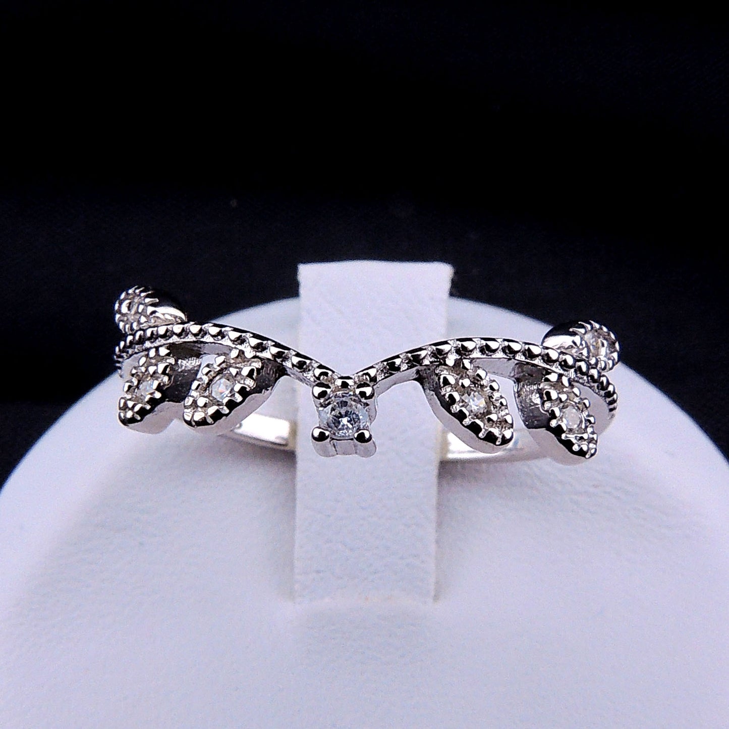 LeafBandSterlingSilverWeddingRingWomensGingerLyneCollection_Silver-7
