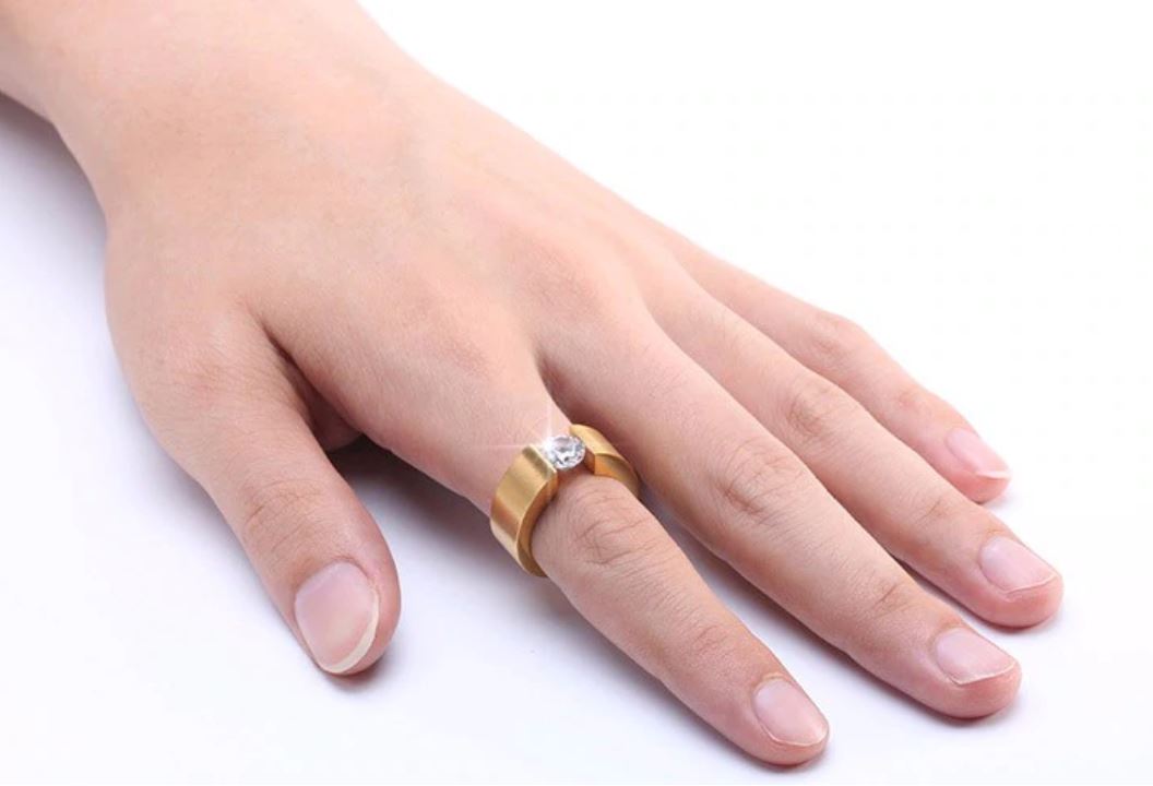 WeddingBandRingforMenorWomen8mmWideGoldStainlessSteel1CtCzGingerLyneCollection_Gold-4