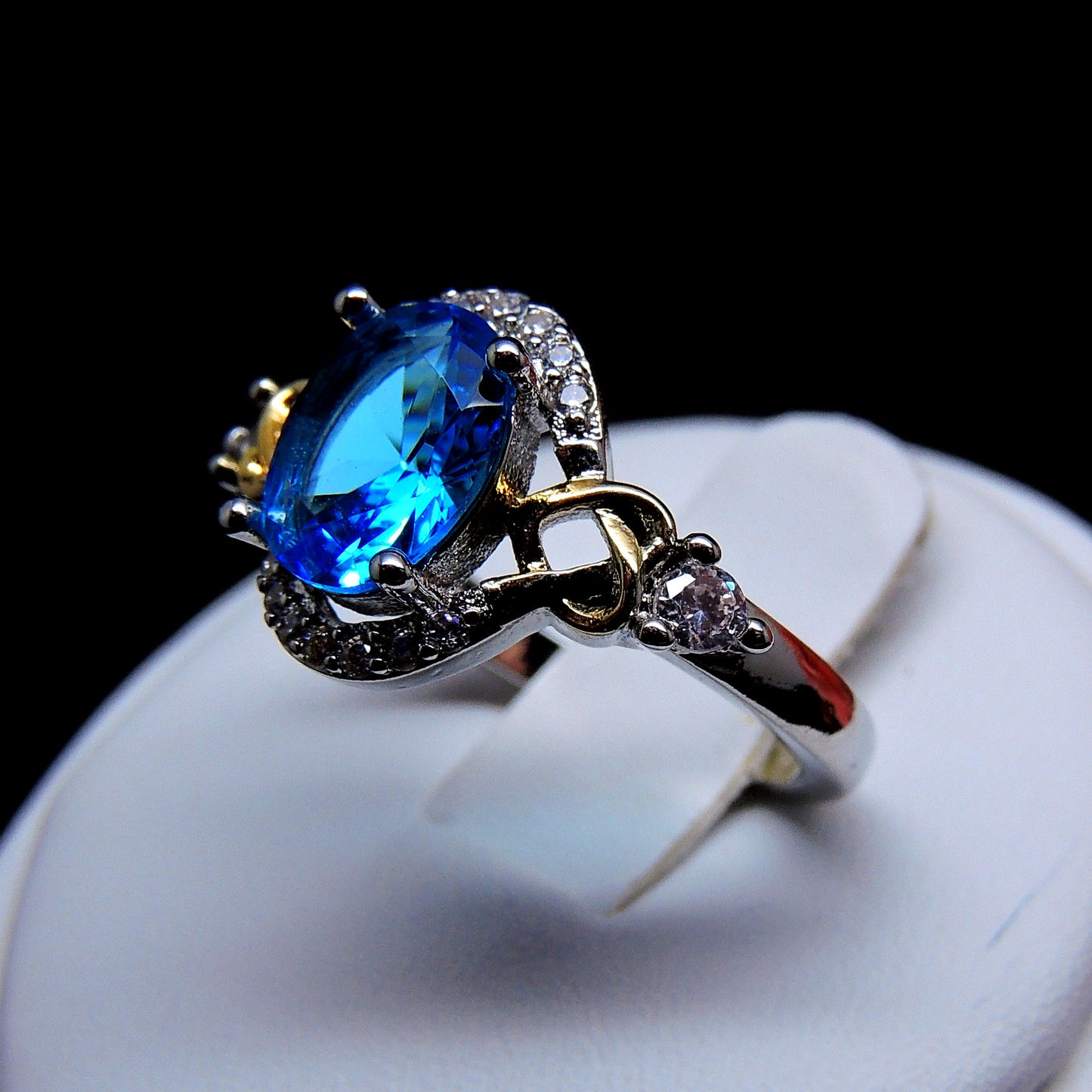 IvetteBirthstoneStatementRingGreenTwoTonePlateWomenGingerLyneCollection_Blue-5