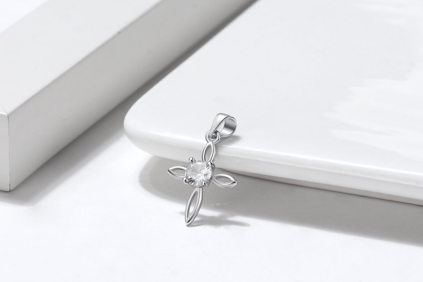 CrossNecklaceforWomenReligiousCZSterlingSilverPendantwithTwistChainbyGingerLyne_Cross2-8