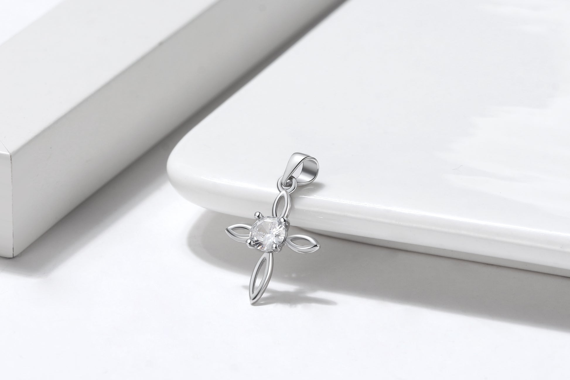 CrossNecklaceforWomenReligiousCZSterlingSilverPendantwithTwistChainbyGingerLyne_Cross2-8