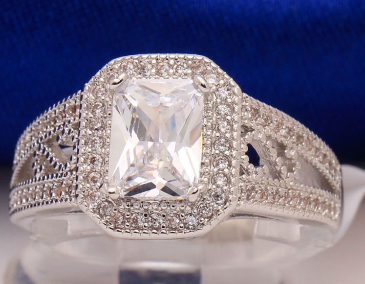 DesireeEngagementRingHaloWomenEmeraldCubicZirconiaGingerLyneCollection_Silver-2
