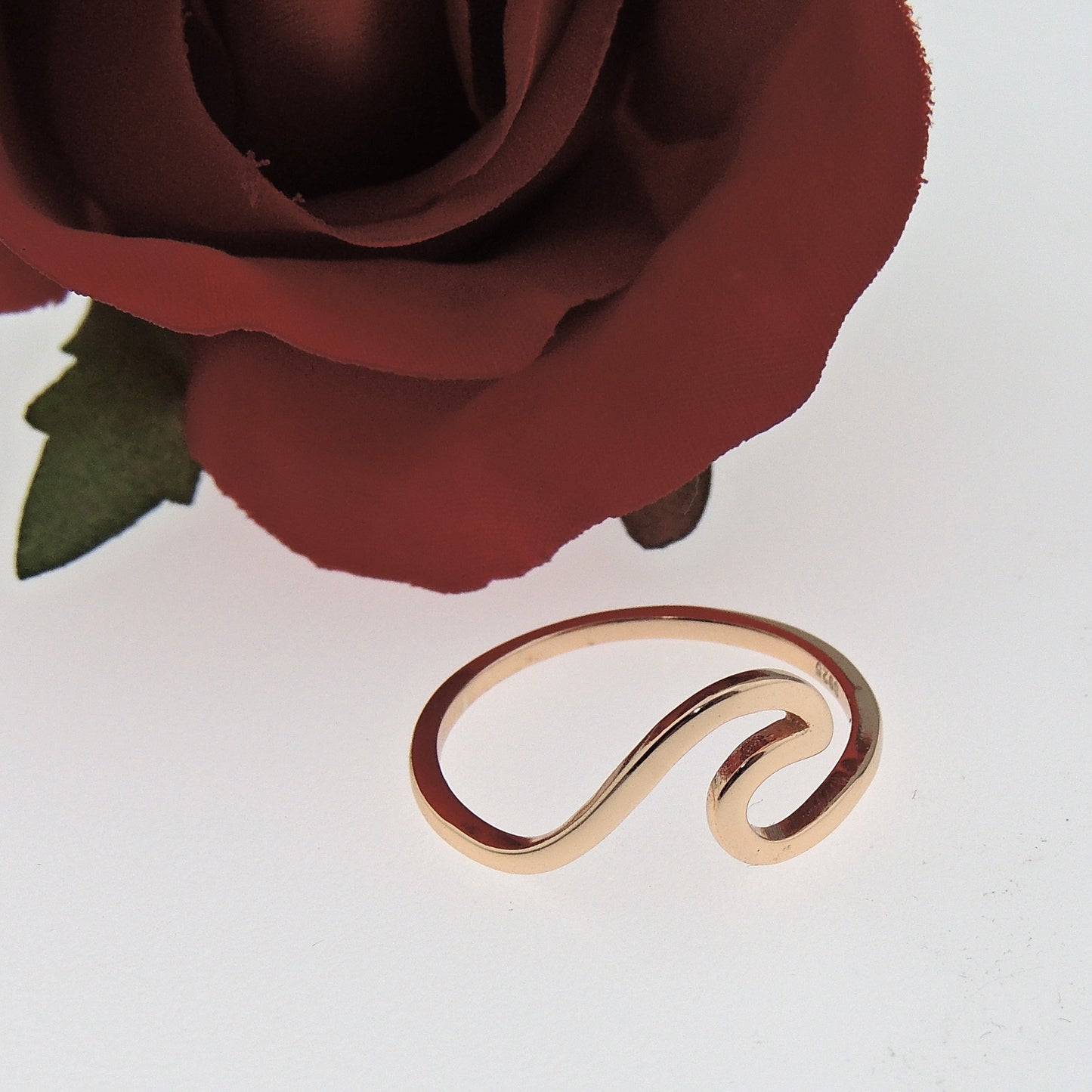 OceanWaveRingSurfDesignRoseGoldPlatedSterlingSilverWomenGingerLyneCollection_Gold-5