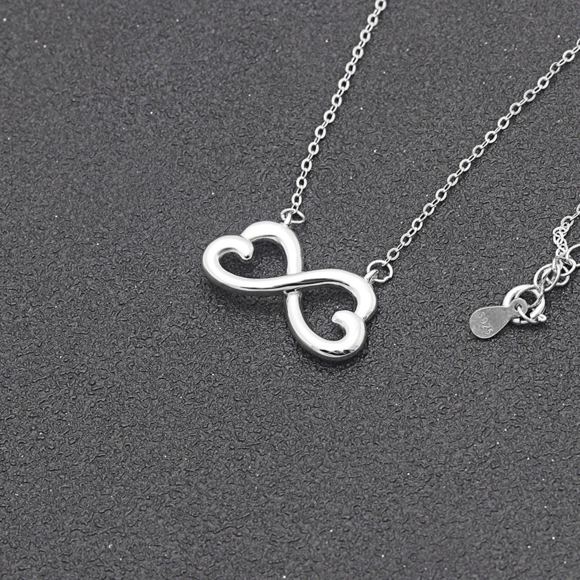 GrandmaGreetingCardSterlingSilverInfinityNecklaceWomensGingerLyneCollection_Grandma-18-5
