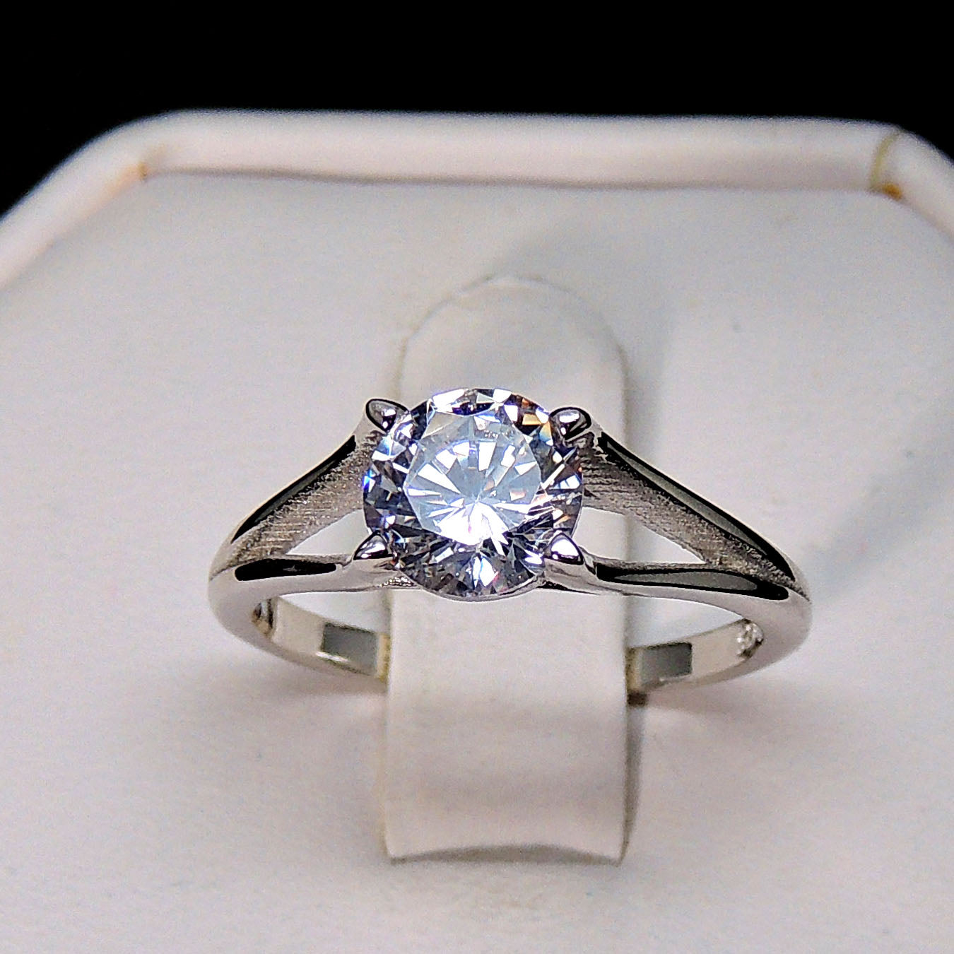 ArielEngagementRingCubicZirconiaWomenSterlingSilverGingerLyneCollection_Silver-3