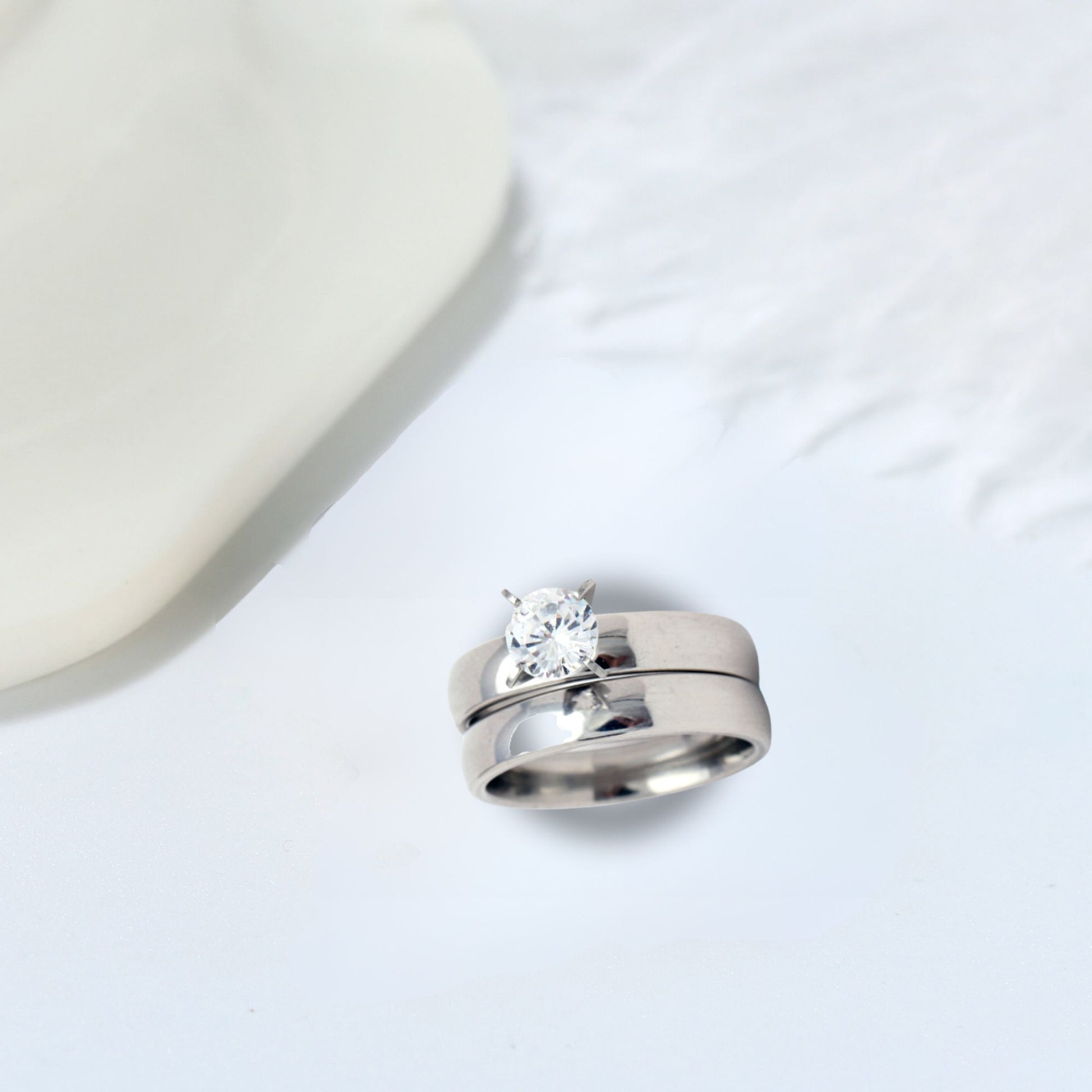 4mmWeddingRingSetforWomenEngagementRingStainlessSteelBandGingerLyneCollection_Silver-3
