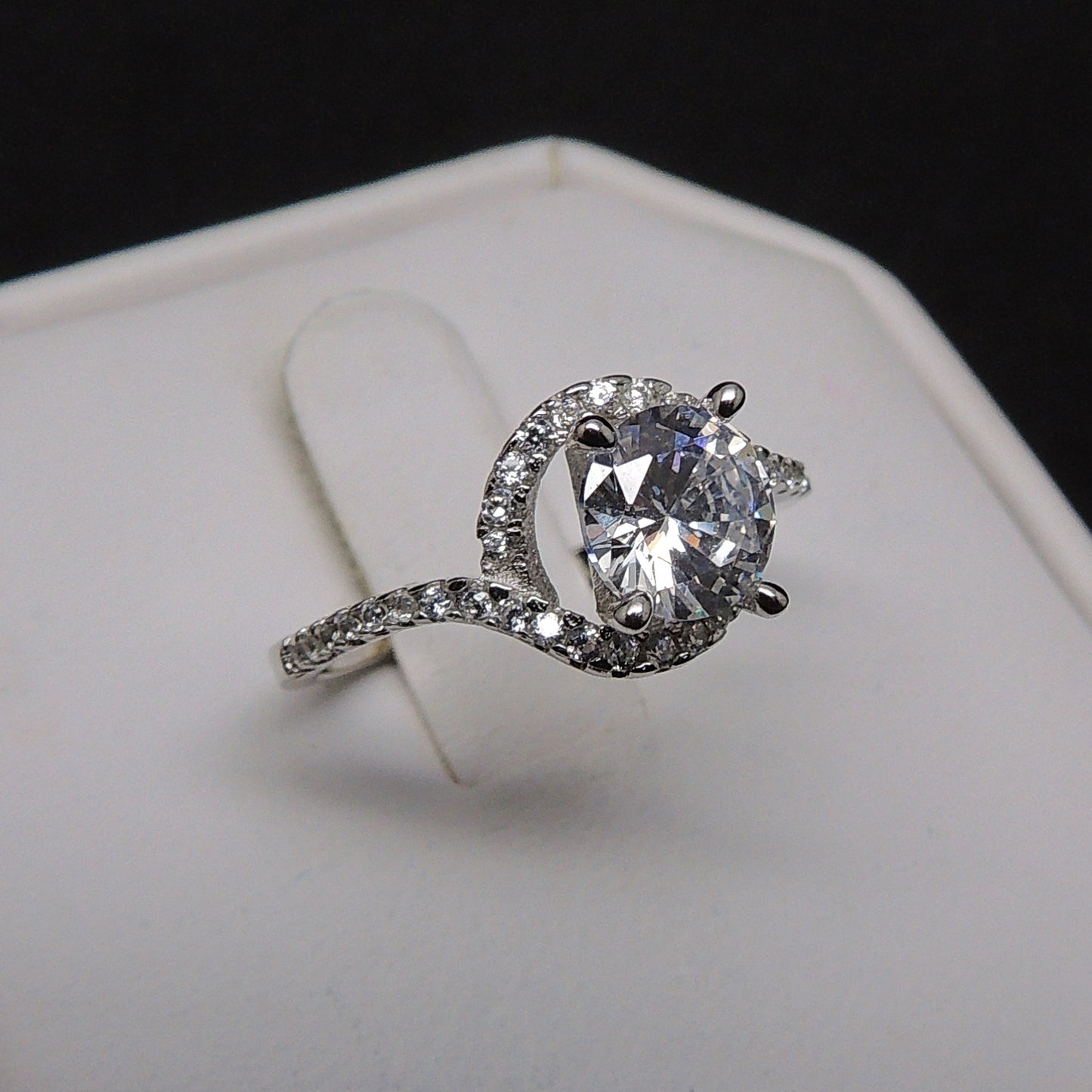 JohannaEngagementRingSolitaireHaloSterlingSilverWomenGingerLyneCollection_Silver-4