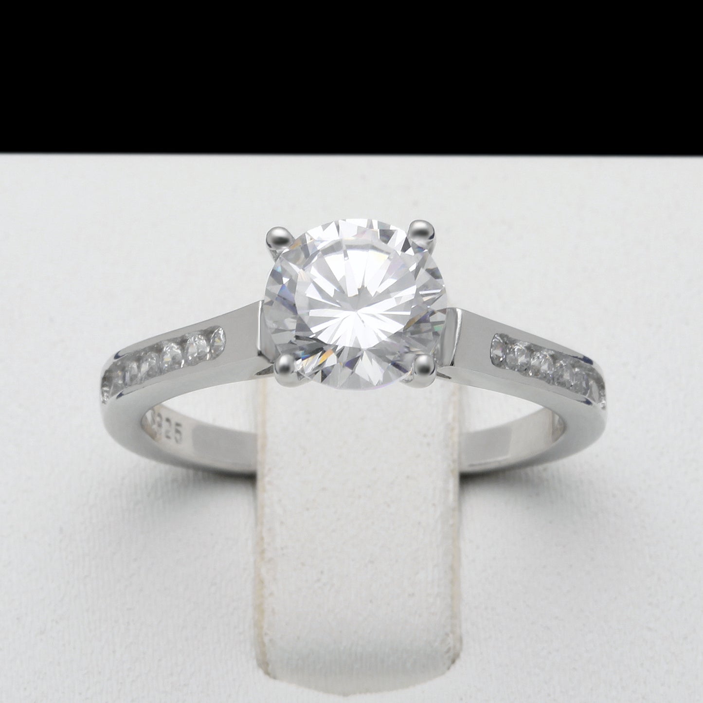 VictoriaEngagementRingSterlingSilverSolitaireWomensGingerLyneCollection_Eng.Ring/Silver-2