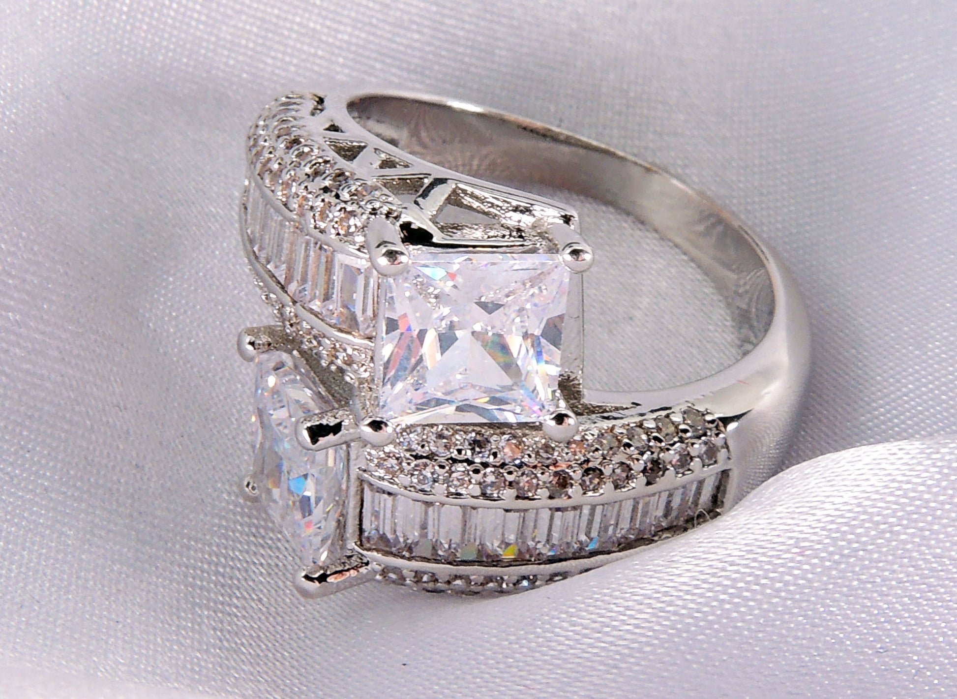 HeatherEngagementStatementRingWomensWhiteGoldPlatedGingerLyneCollectionSize10_Silver-5