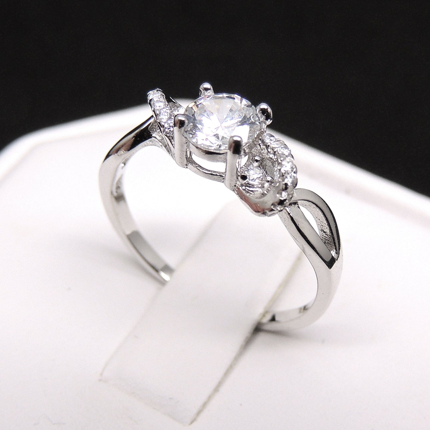 FerahEngagementRingCubicZirconiaSterlingSilverWomenGingerLyneCollection_Silver-4