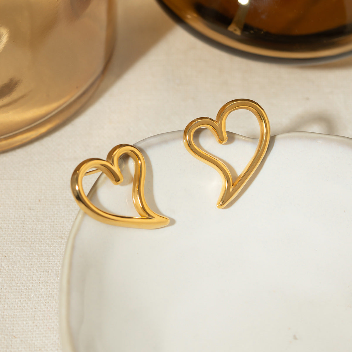 CurvedHeartEarringsforWomenGoldStainlessSteelChunkyStudsLightweightGingerLyne_Gold-2