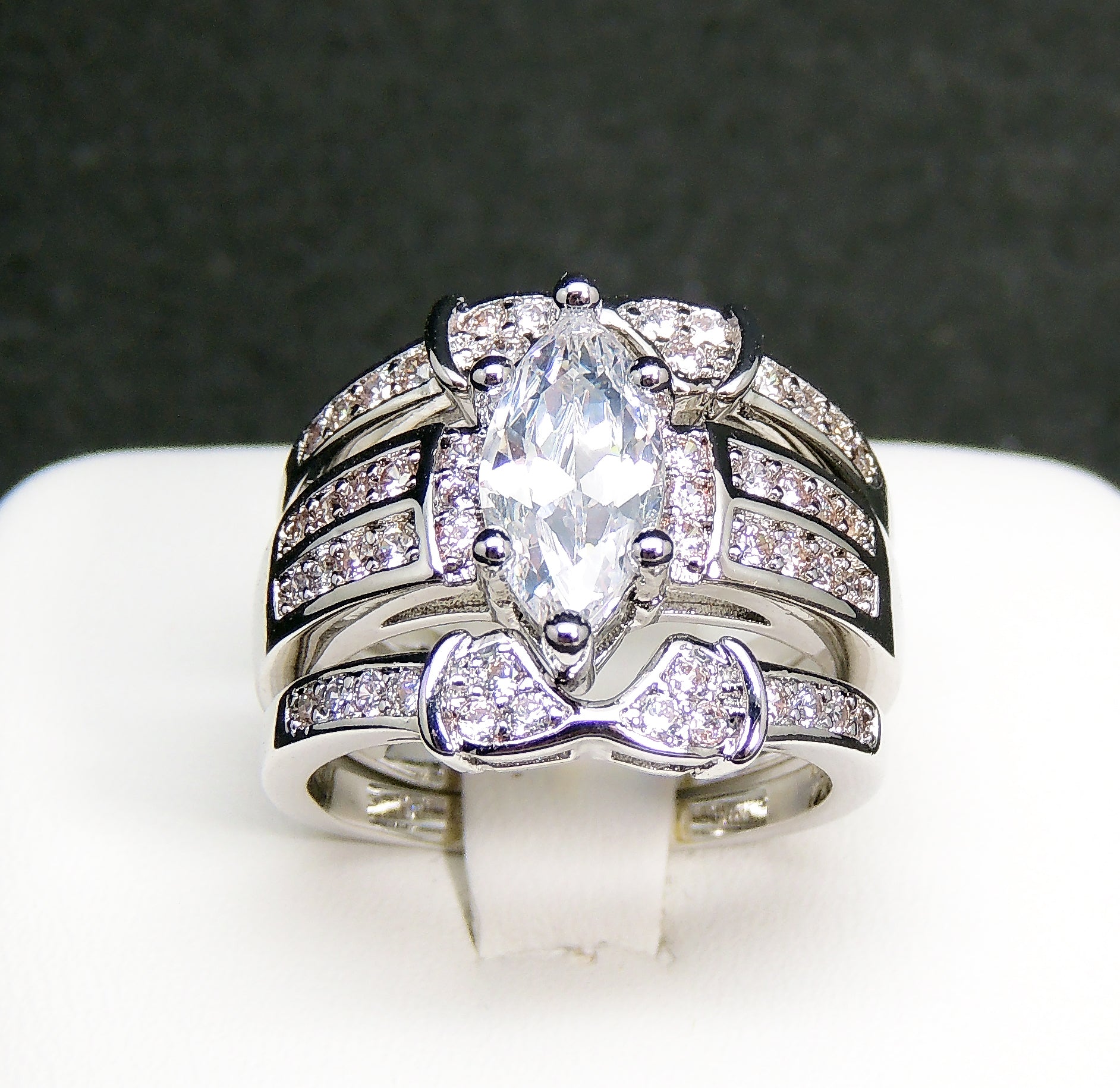 AdoraWeddingRingSetforWomenEngagementRing2MatchingBandCubicZirconiaBlackHaloGingerLyneCollection_Silver-6